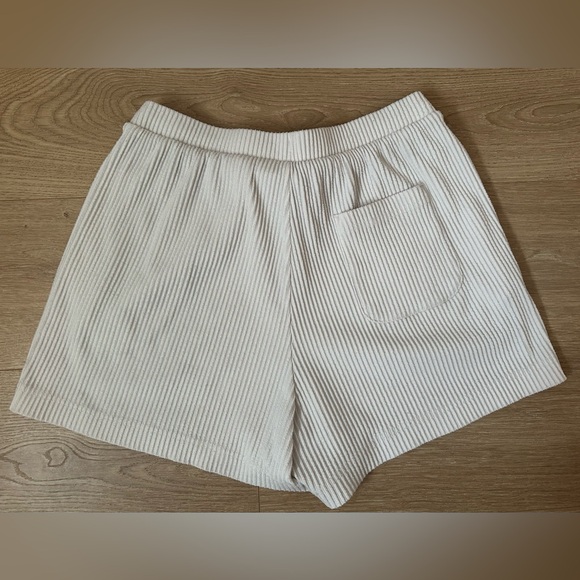 ALO Yoga High Waist Ribbed Shorts - Picture 3 of 3